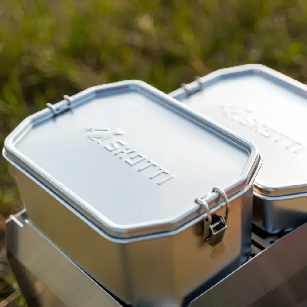 skotti_product-shooting_230710-68-scaled-1.webp SKOTTI Boks 2.5L | Caja de acero inoxidable